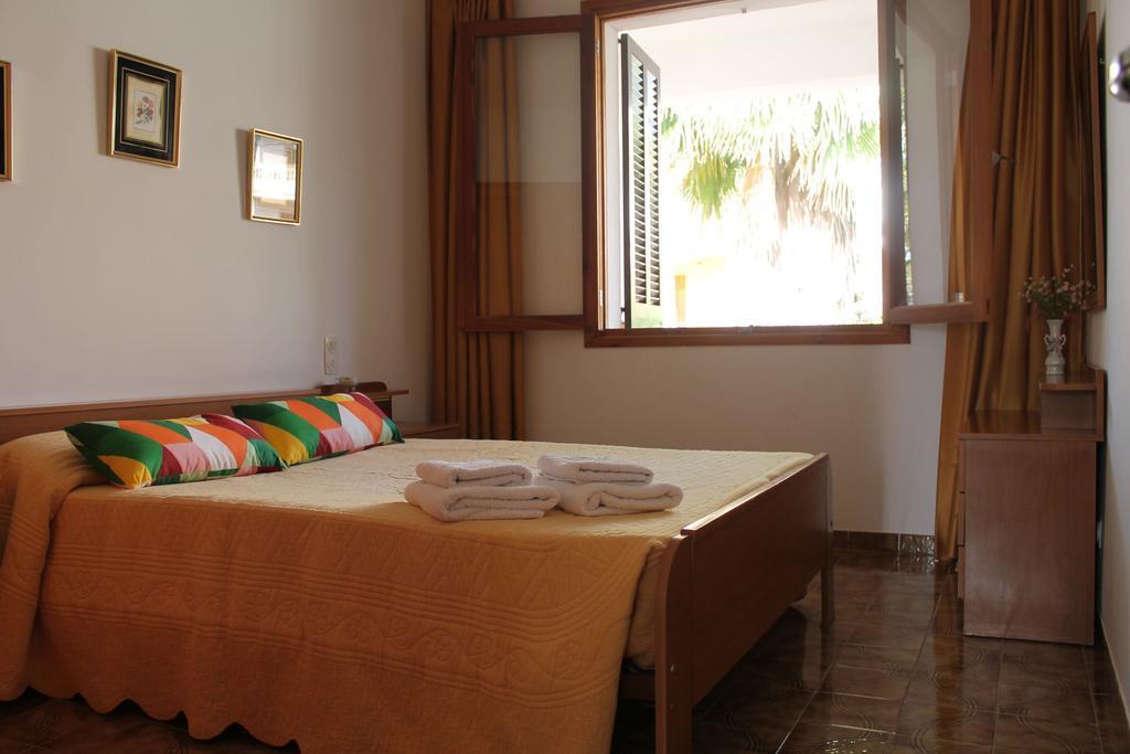 Holiday home Villa Es Tamarells Blue *